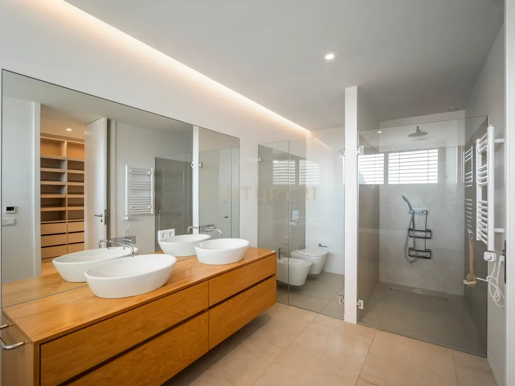 Apartamento T4 com Vista Mar em Condomínio Privado – Monte Estoril - Image 21