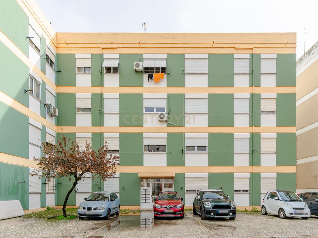 T1 Renovado em Corroios, Seixal - Rendimento Garantido! - Image 17