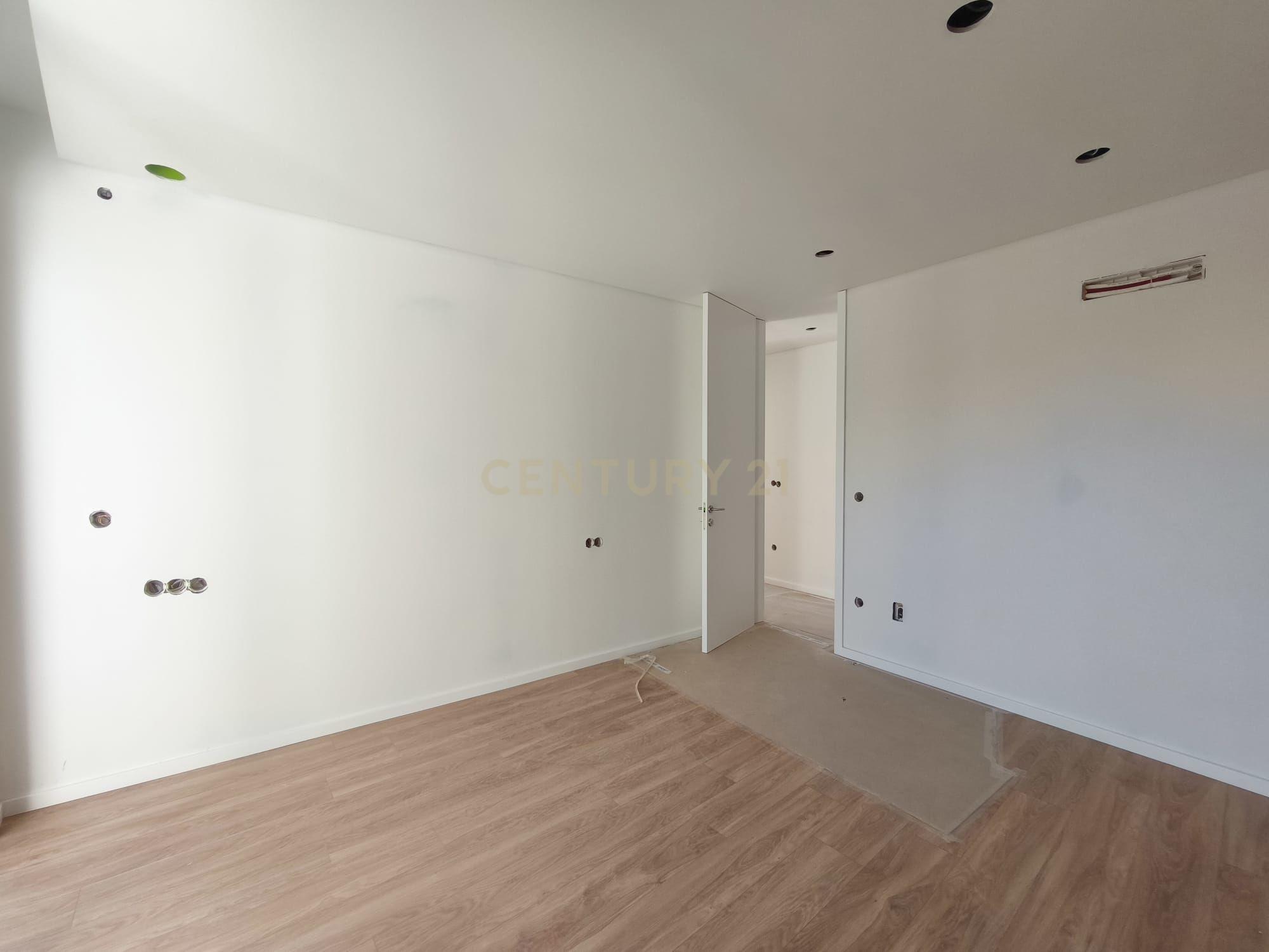 Casa em Construção em Braga, Esposende - 3 Quartos e Garagem - Image 7