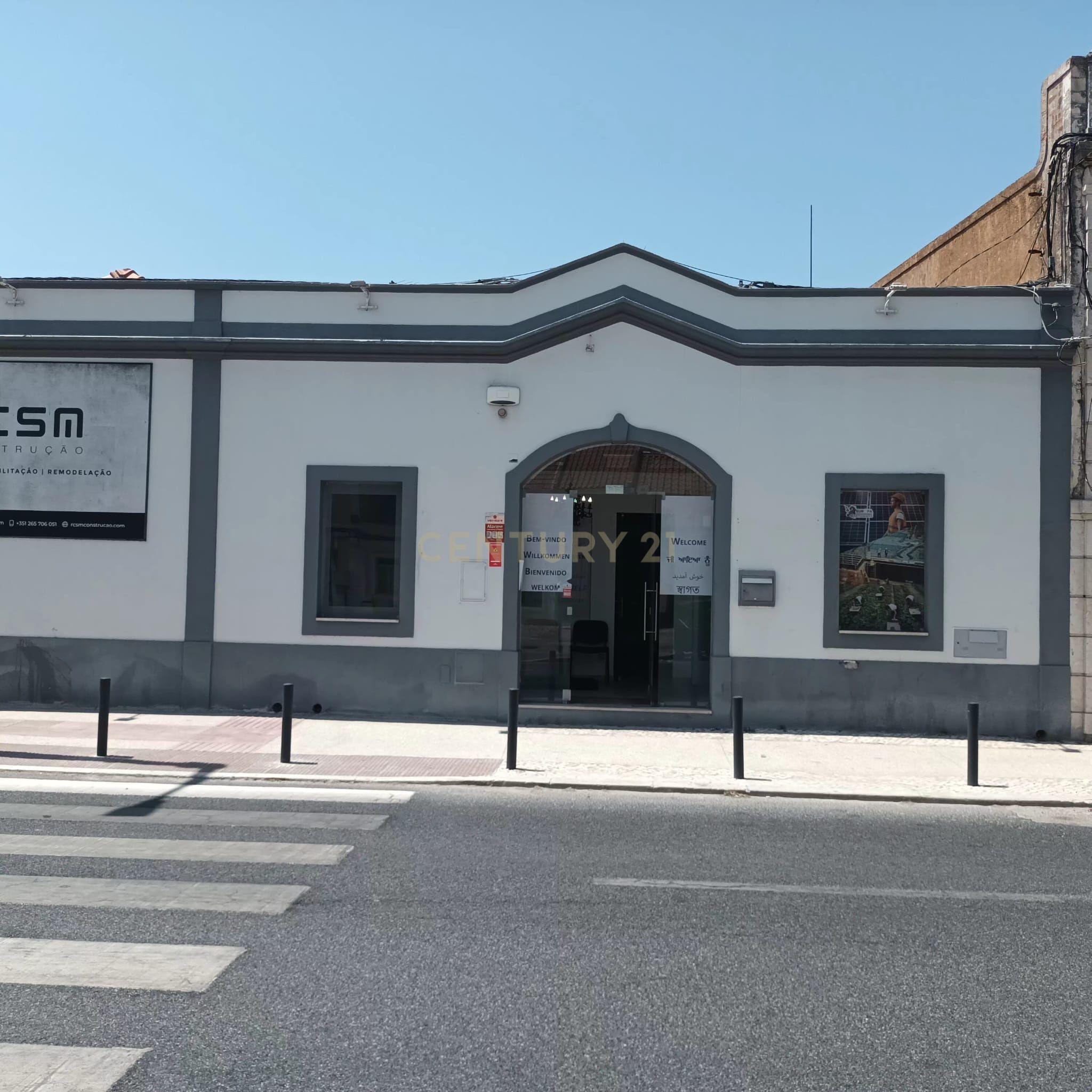 Escritório Renovado para Arrendamento Zona Central de Setubal