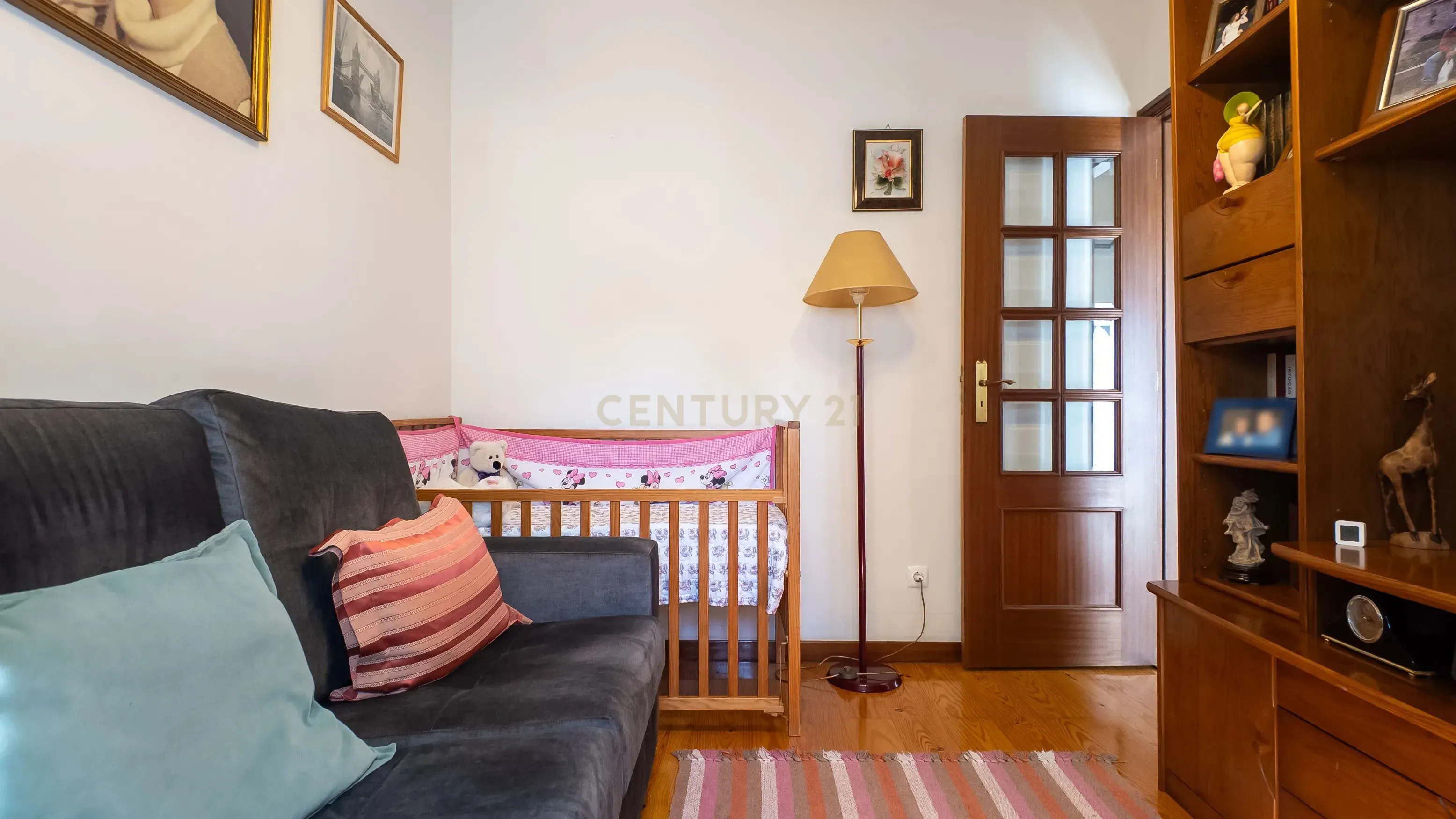 Moradia T4 com Jardim e Garagem no Porto - Image 14