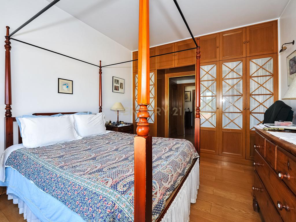 Espaçoso apartamento T4 em Condomínio Fechado, segurança 24h, na zona das Laranjeiras, na Calçada Palma de Baixo, perto das universidades - Image 33
