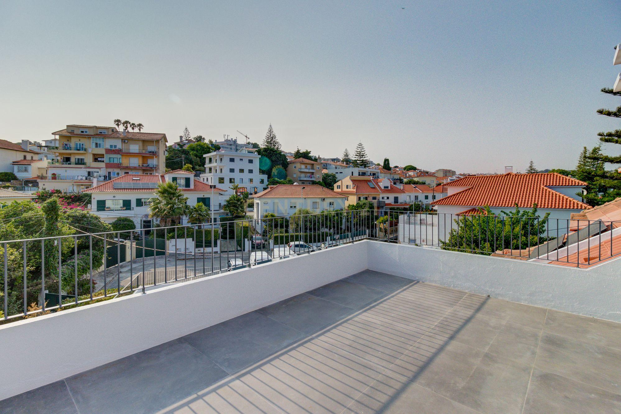 Moradia T4+1 com piscina, terraço e garagem perto da praia - Image 37