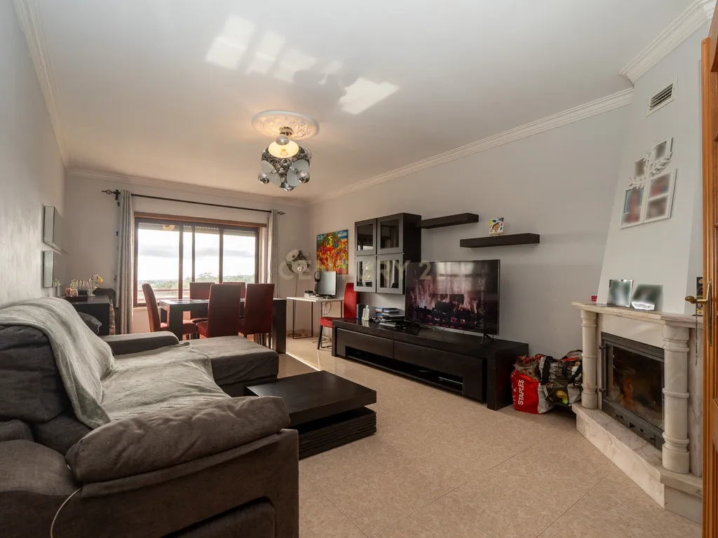 🏡 Apartamento T2 com varanda e vista desafogada - Image 5