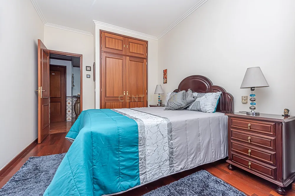 Apartamento T3 nos Quatro Caminhos - Image 7