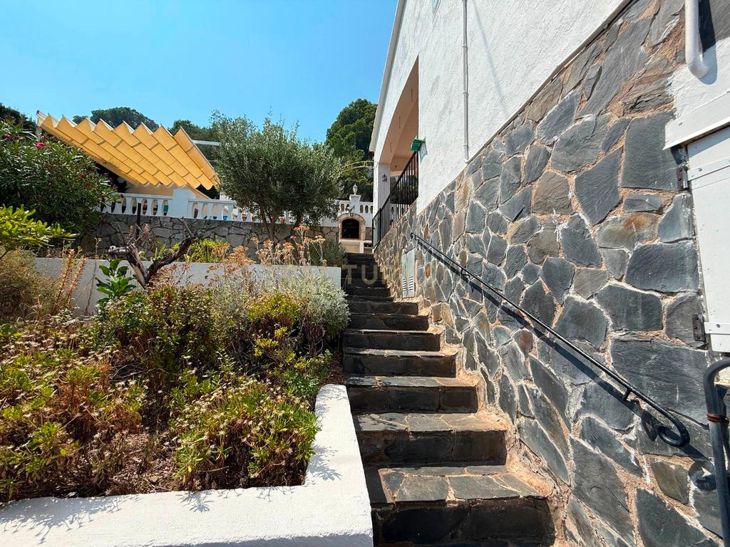 Cobertura com terraço, jardim e piscina privada com vista para o mar em Llançà - Image 58