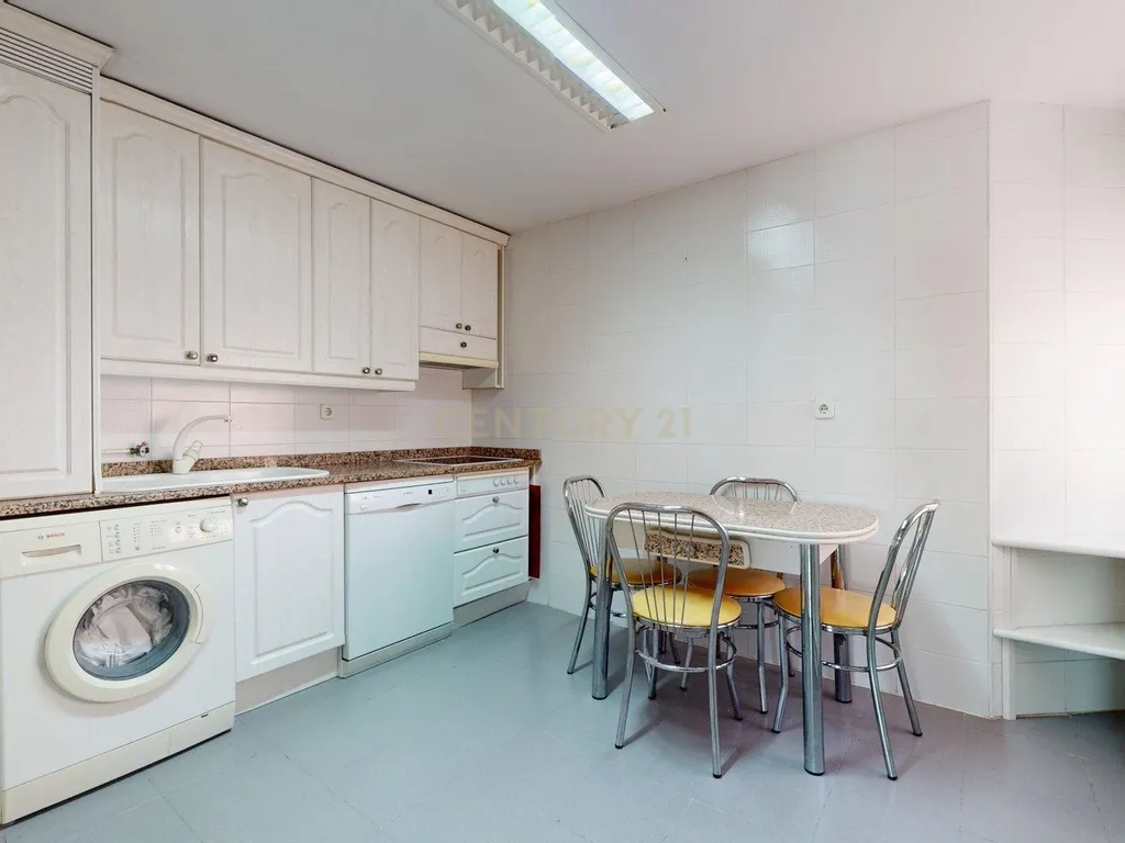 Moderno Apartamento T4 em San Fernando de Henares, Madrid - Image 12