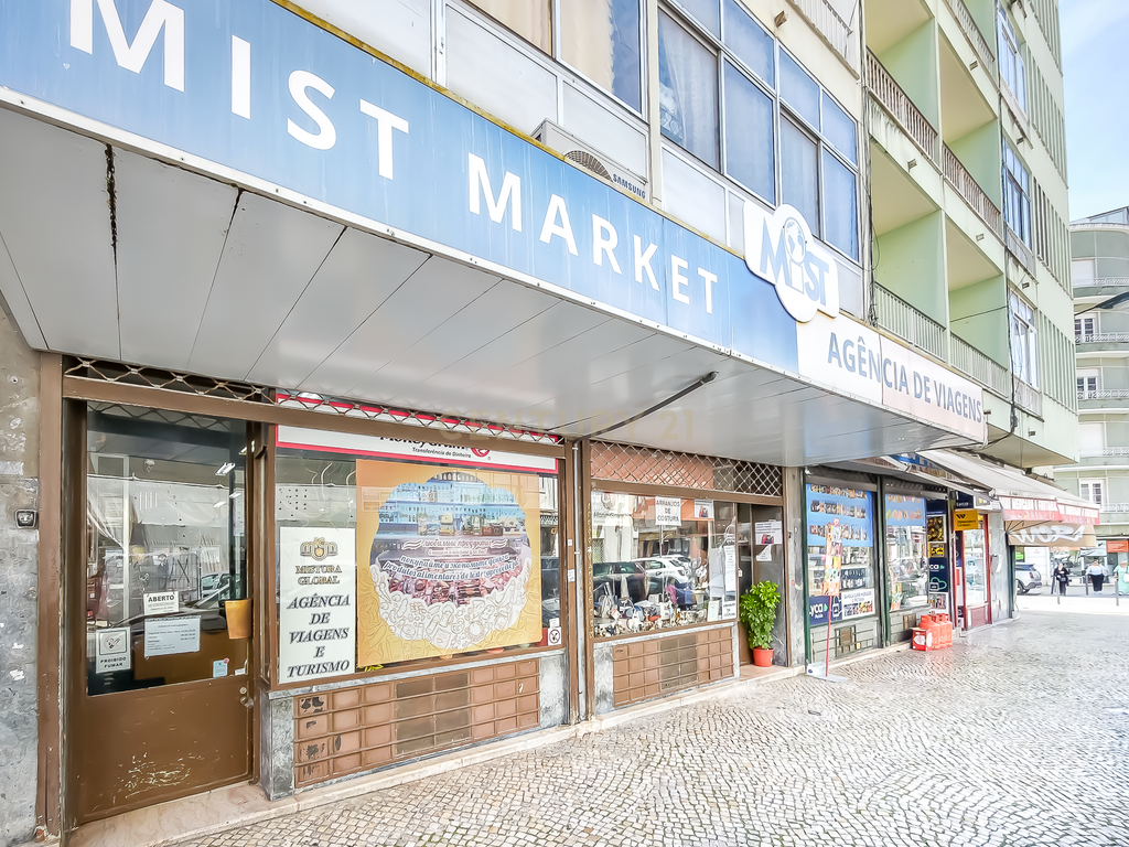 Trespasse de Loja em Pleno Funcionamento – Zona Centro de Lisboa (Arroios) - Image 2