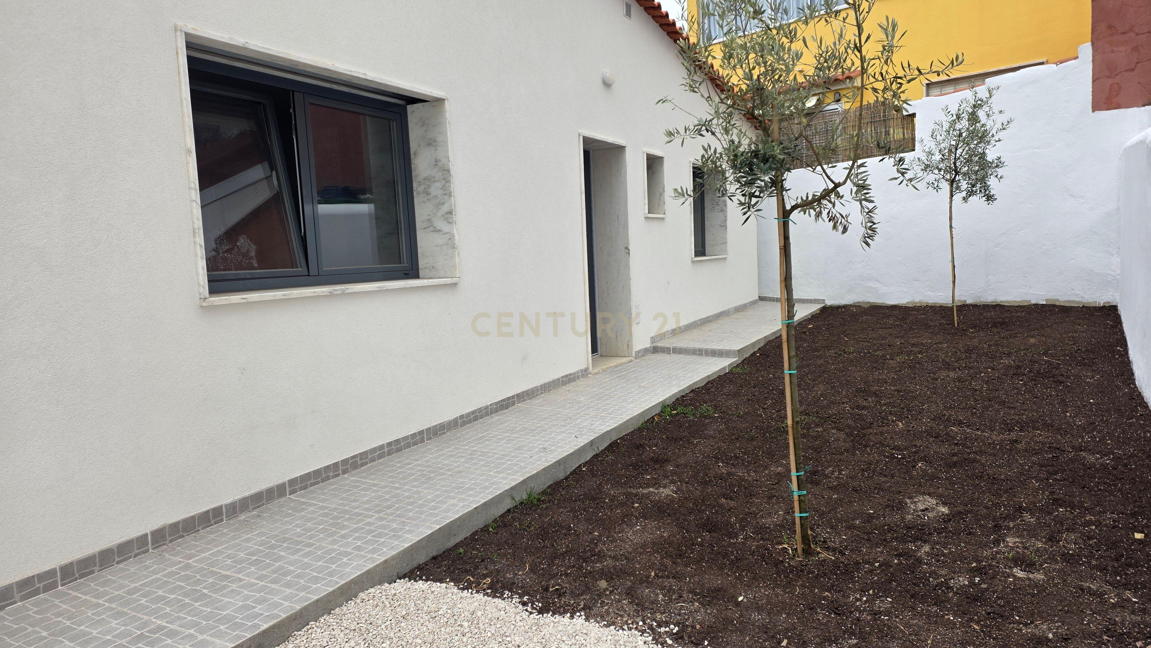 Fotografia 3 de Lourel Sintra,  moradia T2 térrea, nova a estrear