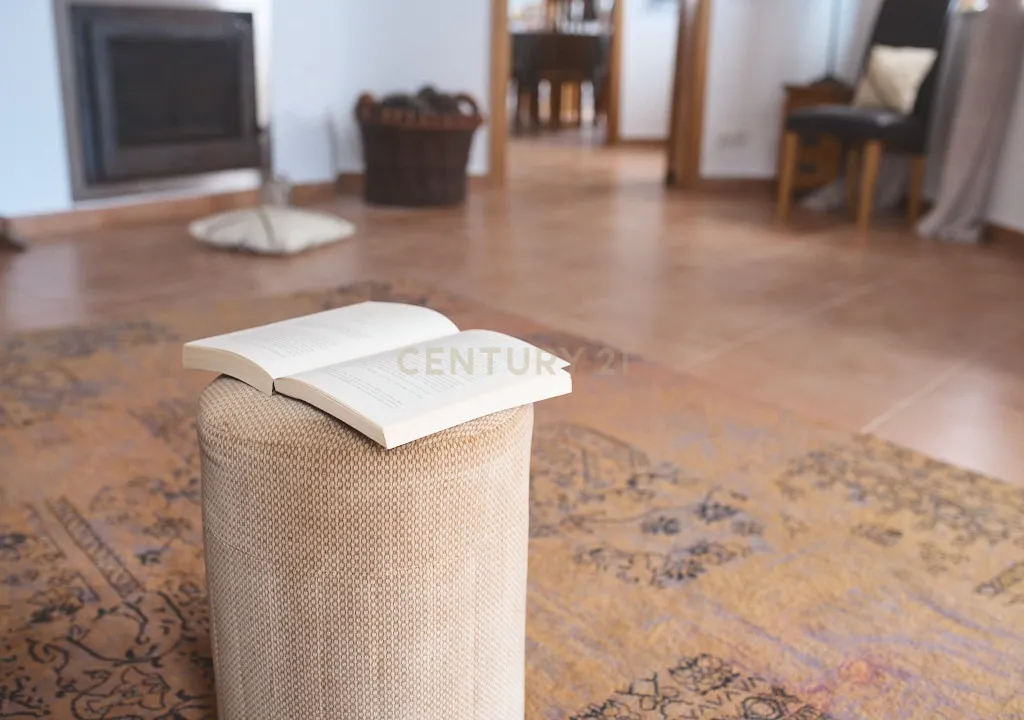 Acorde com vistas deslumbrantes sobre o oceano no seu rancho exclusivo de 8,4 hectares no Algarve, em Aljezur! Inclui uma casa principal ecoeficiente com certificação energética A, perto de praias de surf lendárias. Este é o seu refúgio costeiro definitivo — agarre esta oportunidade rara e agende hoje mesmo a sua visita! - Image 17