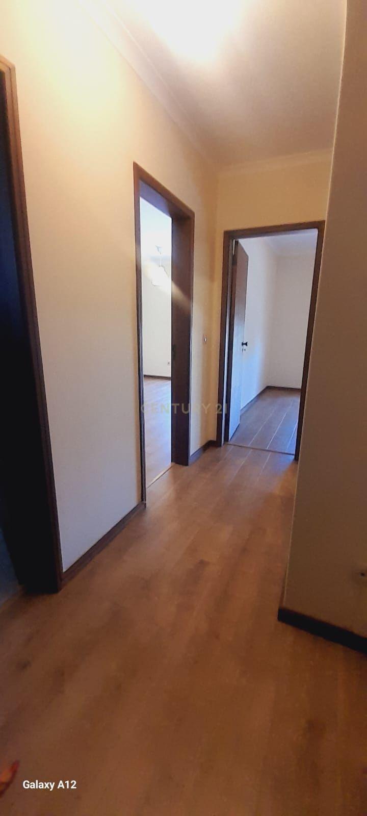Fotografia 6 de Apartamento T1 para arrendar com Varanda e Vista para a Cidade no Porto