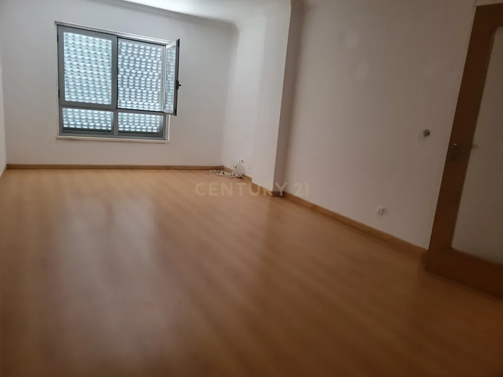 Apartamento T1 Vila Franca de Xira - Image 16