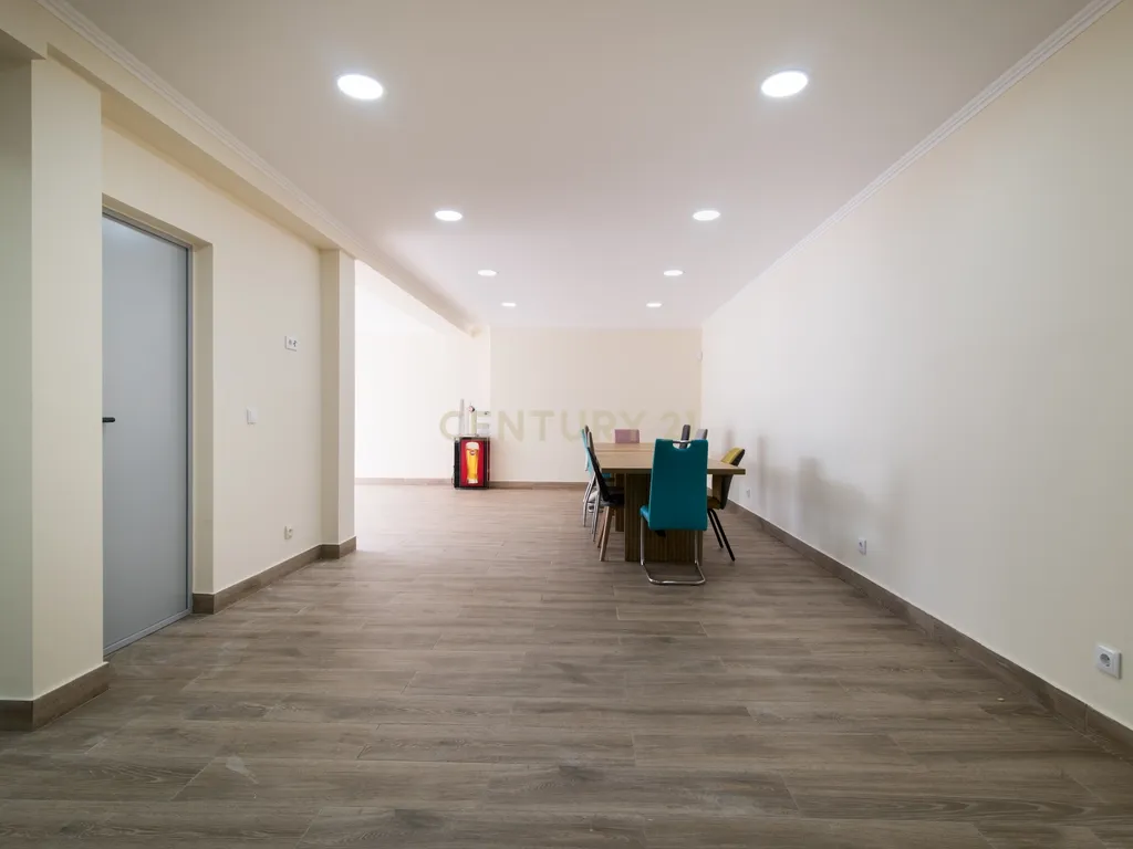 Moradia nova para estrear, de Sonho com Vista Panorâmica Sobre Lisboa no Bairro Casal do Bispo - Image 35