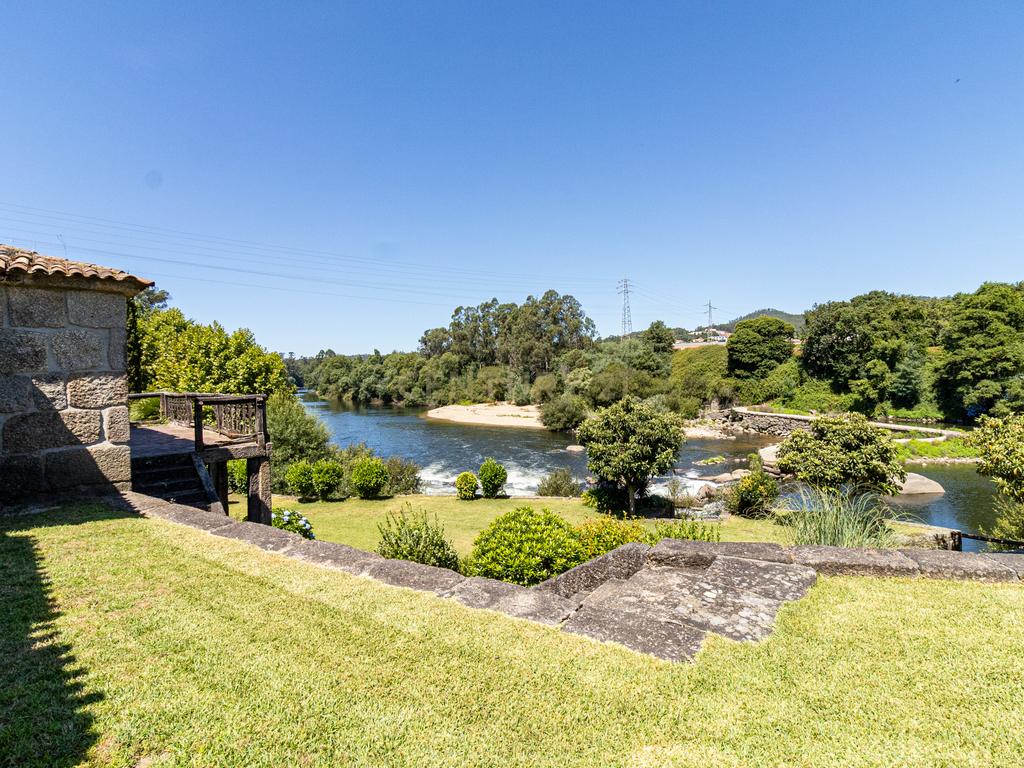Casa das Azenhas – Charme e Exclusividade à Beira do Rio Cávado - Image 32