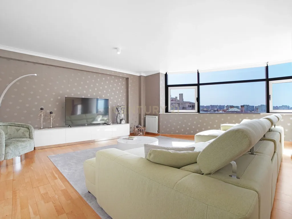 Apartamento T5 Duplex de Luxo para Arrendamento – Avenida do Brasil, Lisboa - Image 5