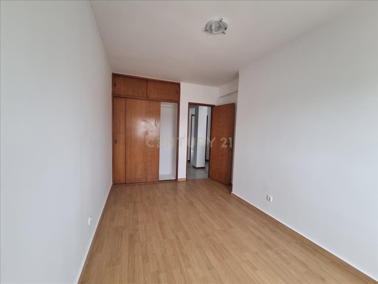 Apartamento T3 Rua Liberdade, Outurela, Carnaxide (Oeiras) - Image 8