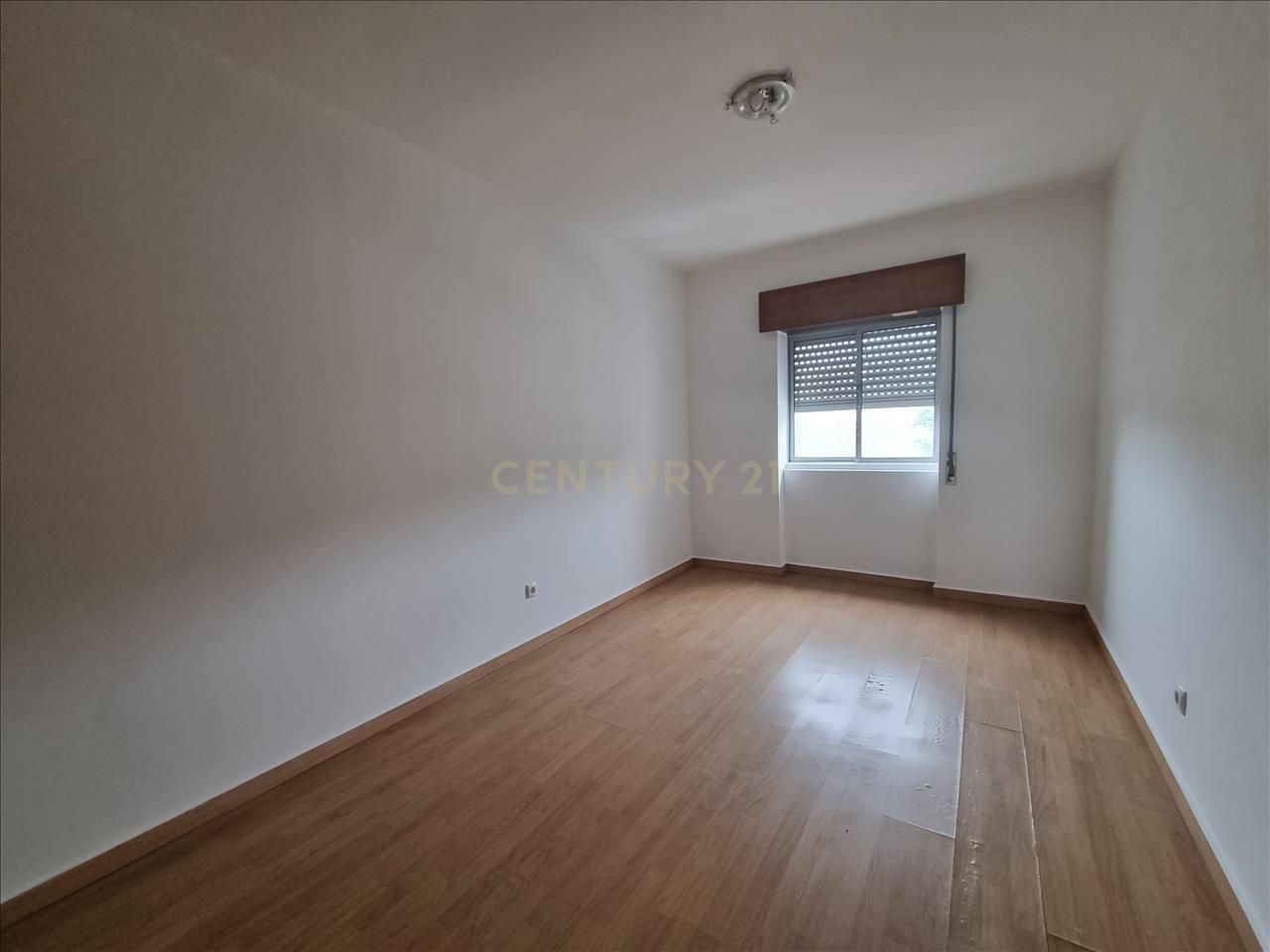 Apartamento T3 Rua Liberdade, Outurela, Carnaxide (Oeiras) - Image 10