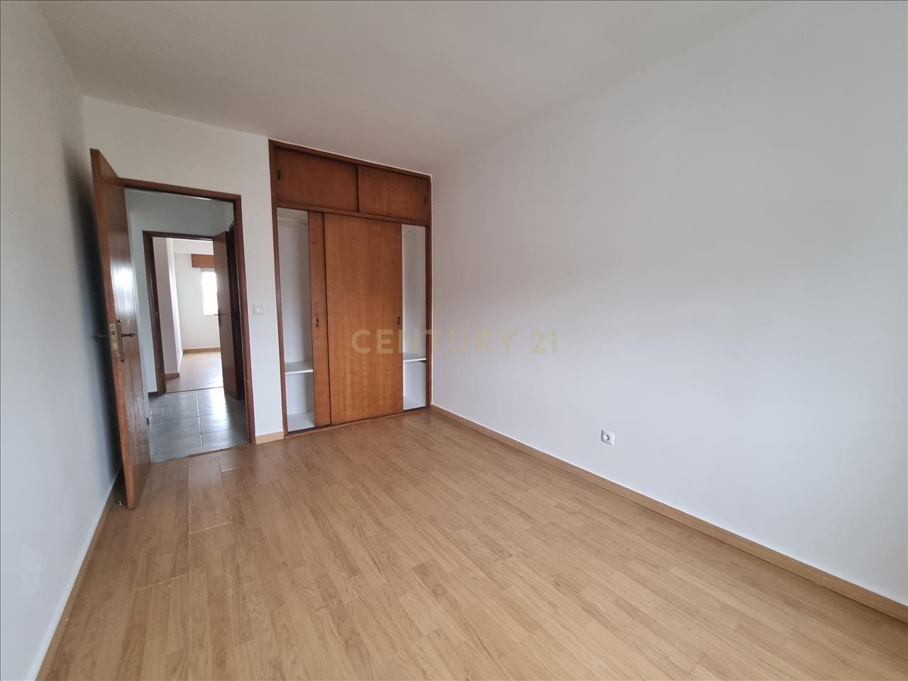 Apartamento T3 Rua Liberdade, Outurela, Carnaxide (Oeiras) - Image 11