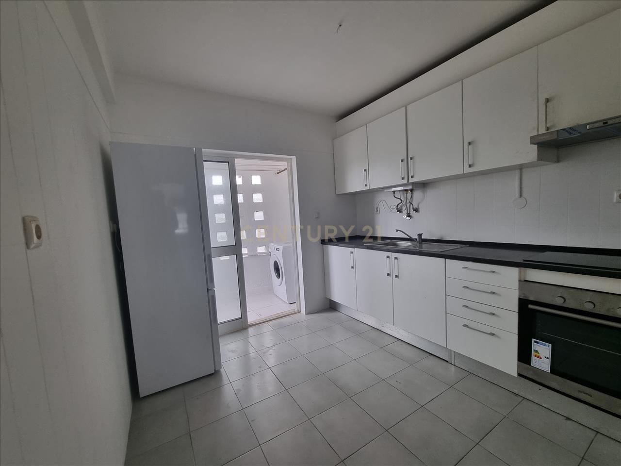 Apartamento T3 Rua Liberdade, Outurela, Carnaxide (Oeiras) - Image 20