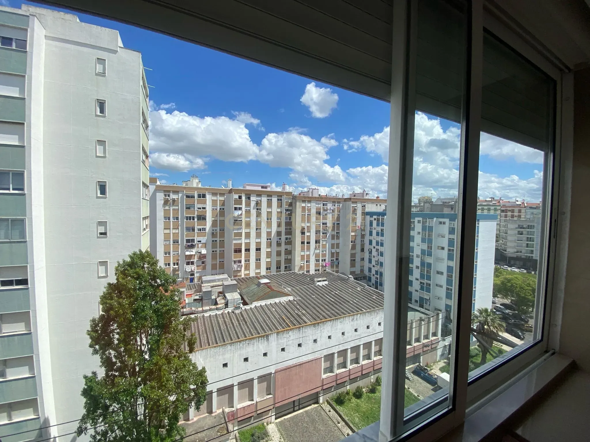Apartamento T2 em Lisboa - Image 25