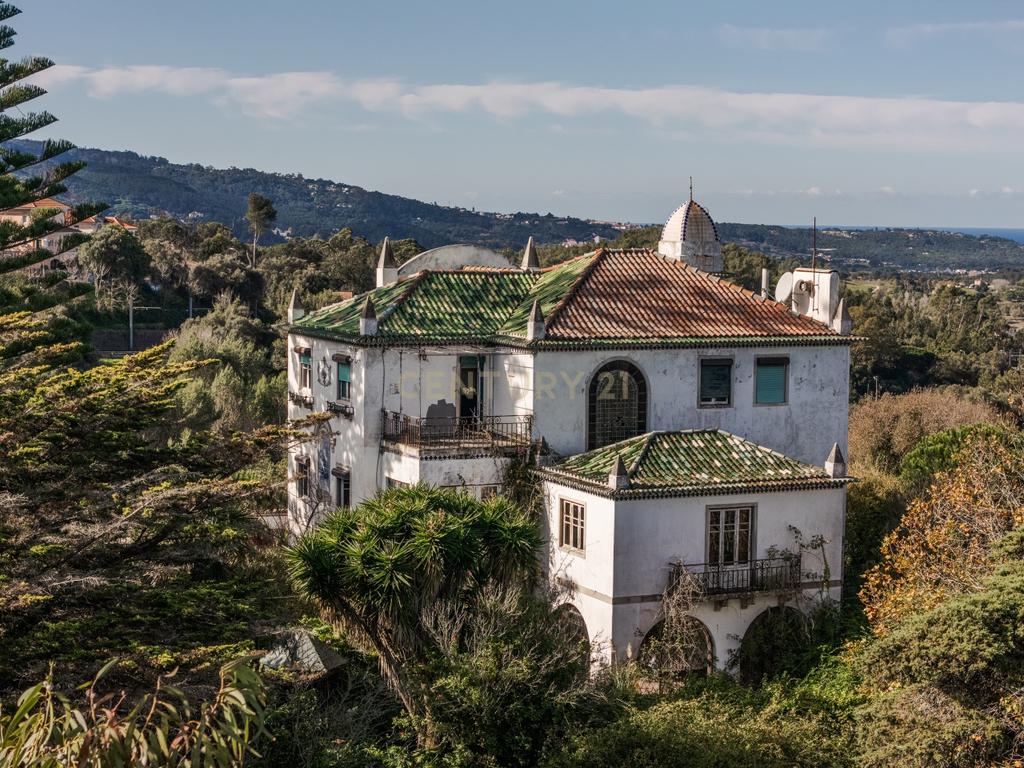 Palacete com 5 Quartos no Coração de Sintra - Image 3