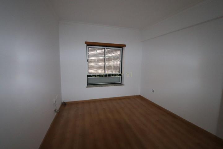Apartamento T3 c/suite em Alhos Vedros - Image 10