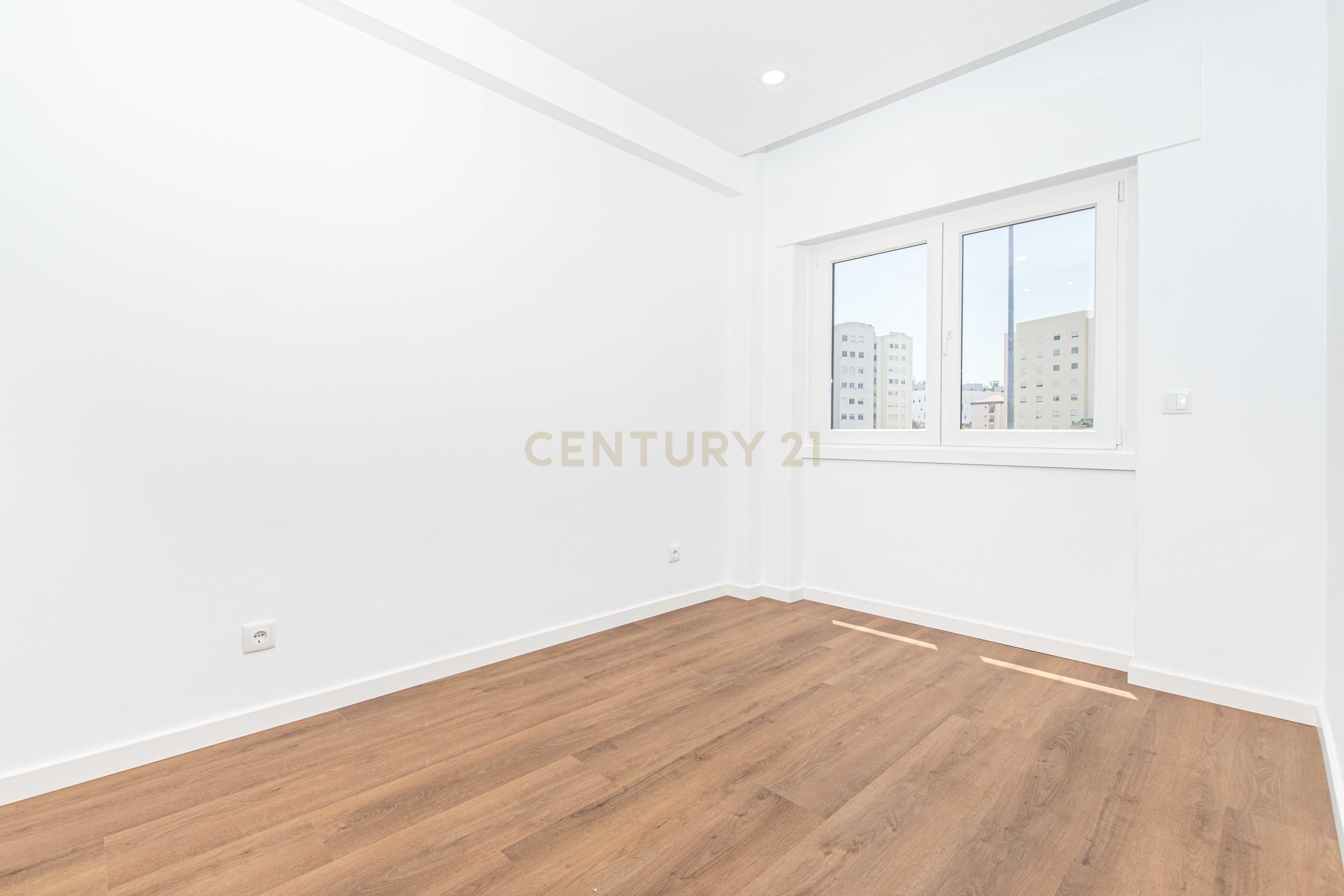 Fotografia 7 de Apartamento T2 Totalmente Remodelado | Rua da Venezuela, Benfica, Lisboa