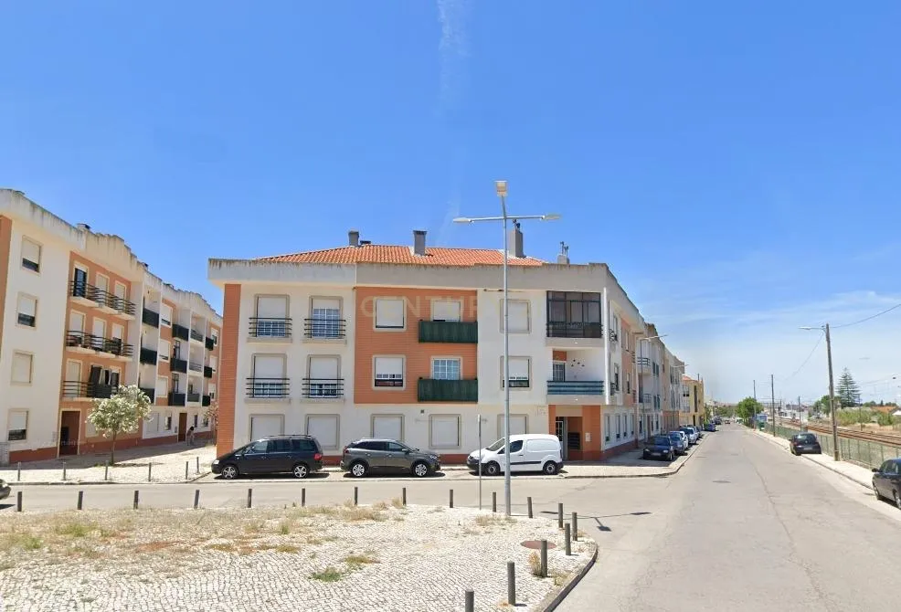 Apartamento T3 c/suite em Alhos Vedros - Image 1