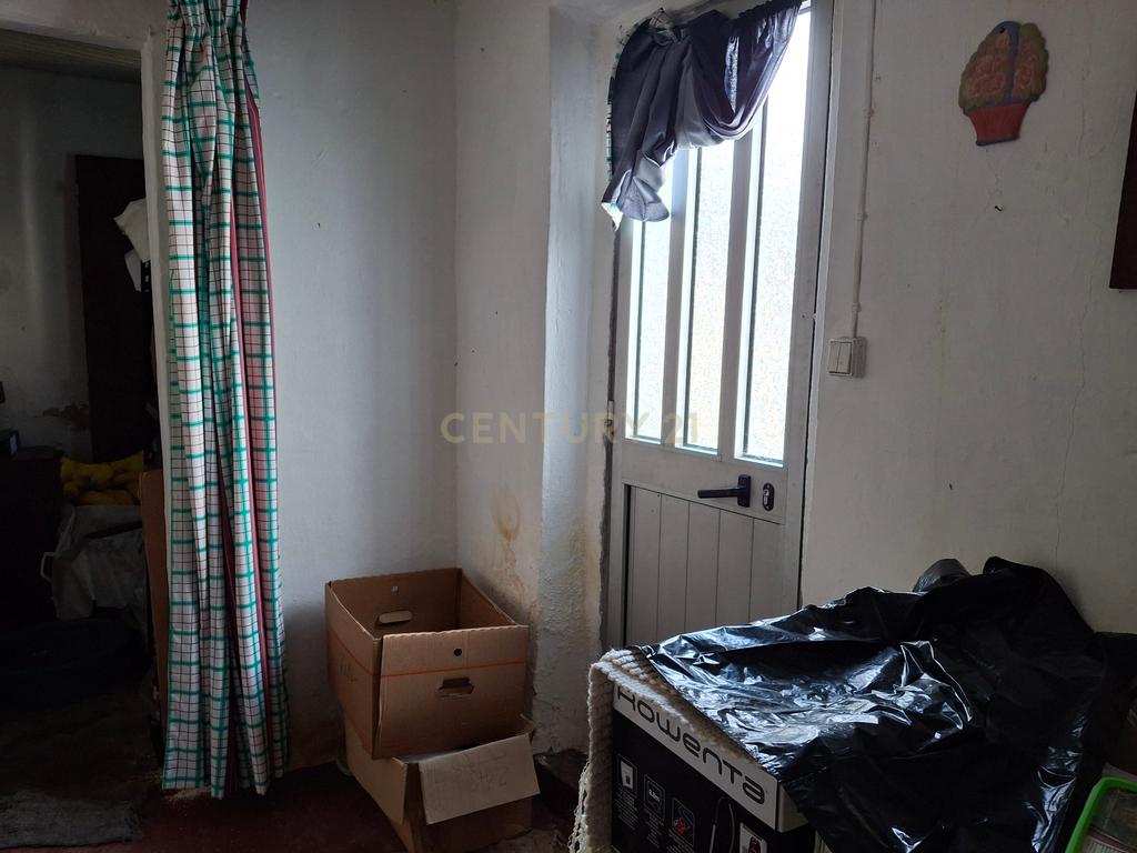Moradia para Recuperação no Montijo com Jardim e Garagem - Image 16