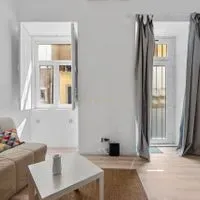Fotografia 7 de Loft T0+1 Renovado em Alcântara a 50 metros da futura estação de metro de Alcântara