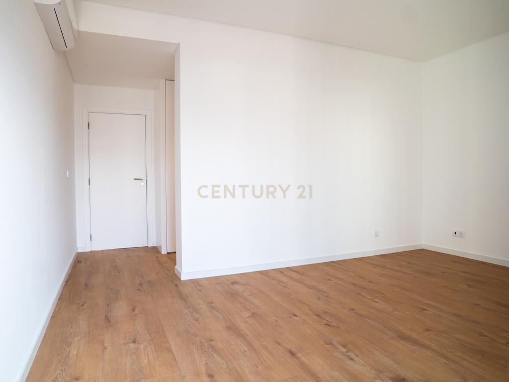 Moradia T4 – Empreendimento Sky City -  Serra de Carnaxide - Image 25