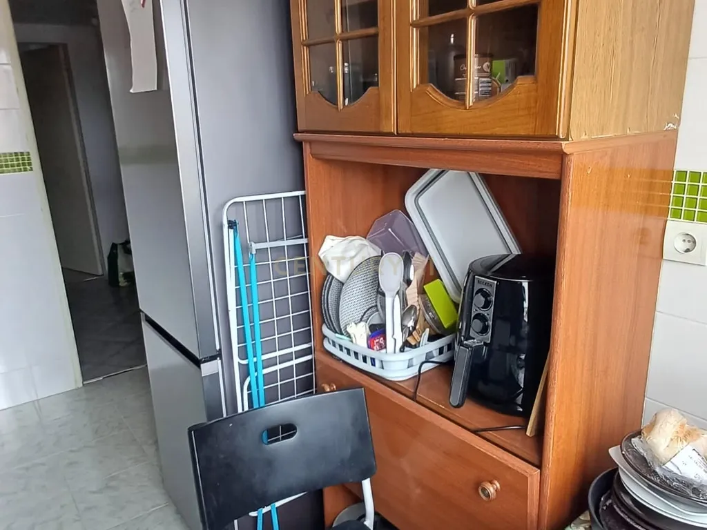Apartamento T2 com Suite e Varanda – Queluz (Av. Miguel Bombarda) - Image 9