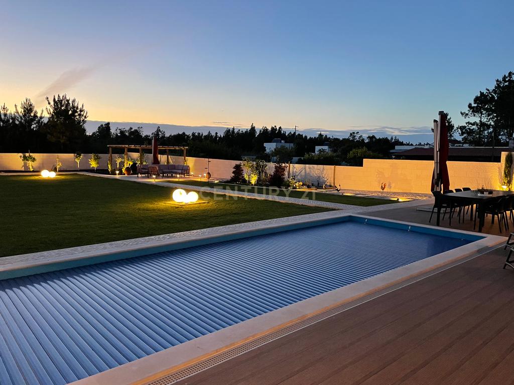 Moradia ultramoderna com 3 quartos: Vida sustentável na Costa da Prata - Image 7