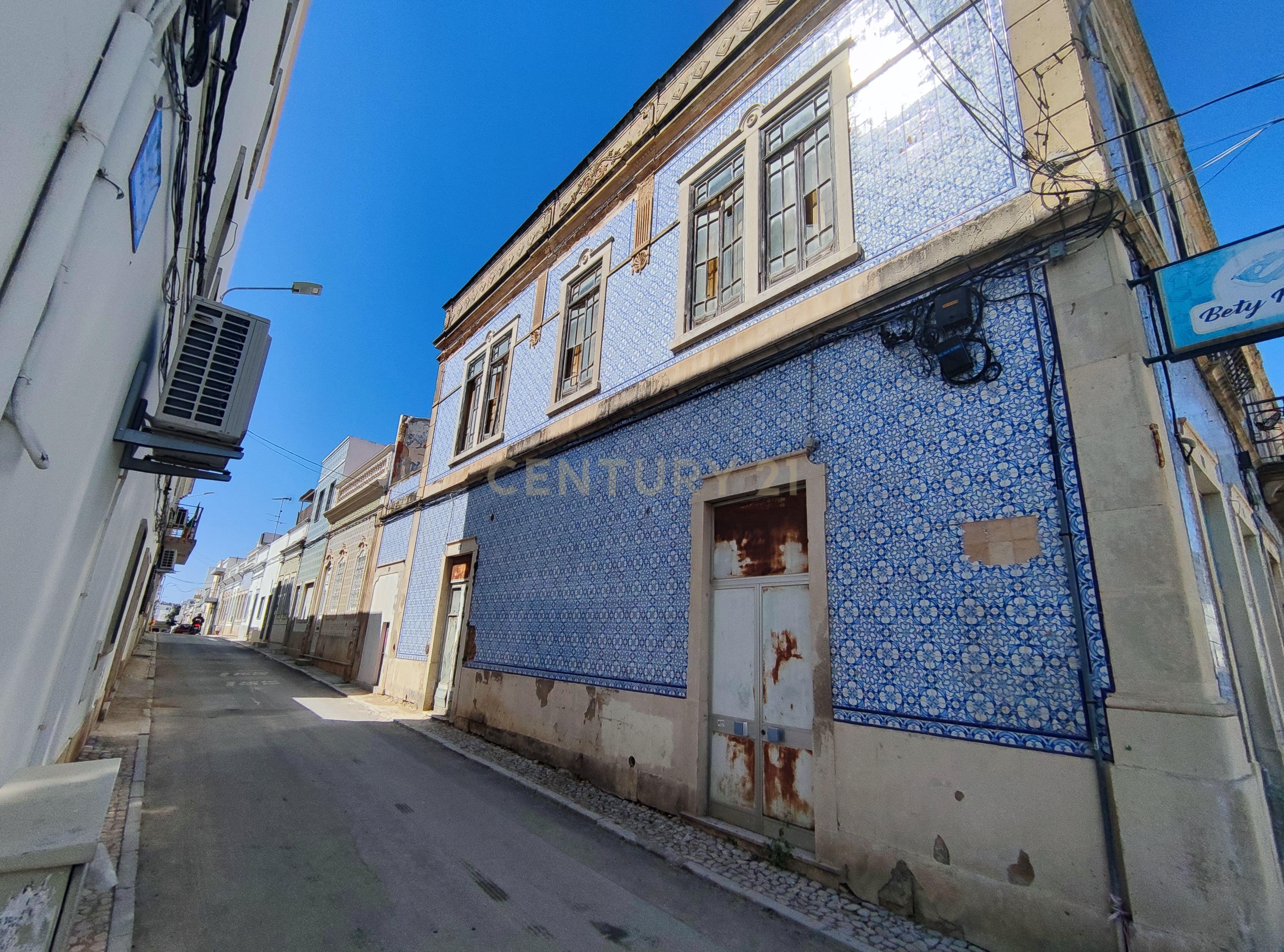 Fotografia 5 de Prédio histórico para Recuperação em Olhão.
