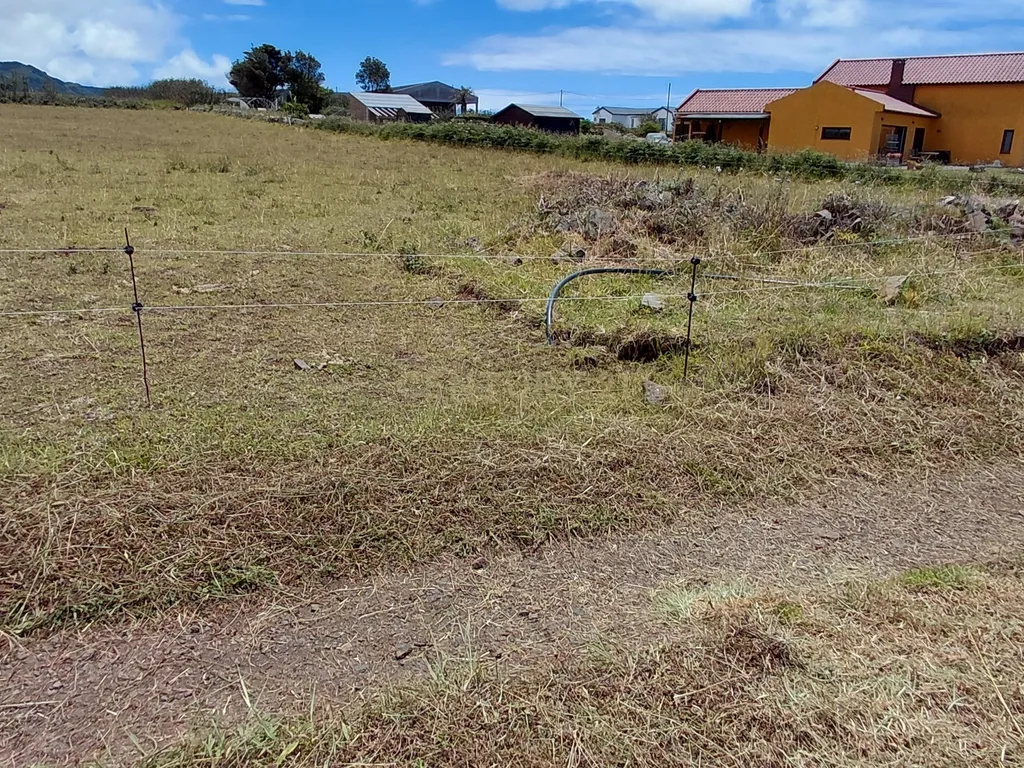 Terreno à Venda com Vista Mar em São Pedro, Vila do Porto - Image 3