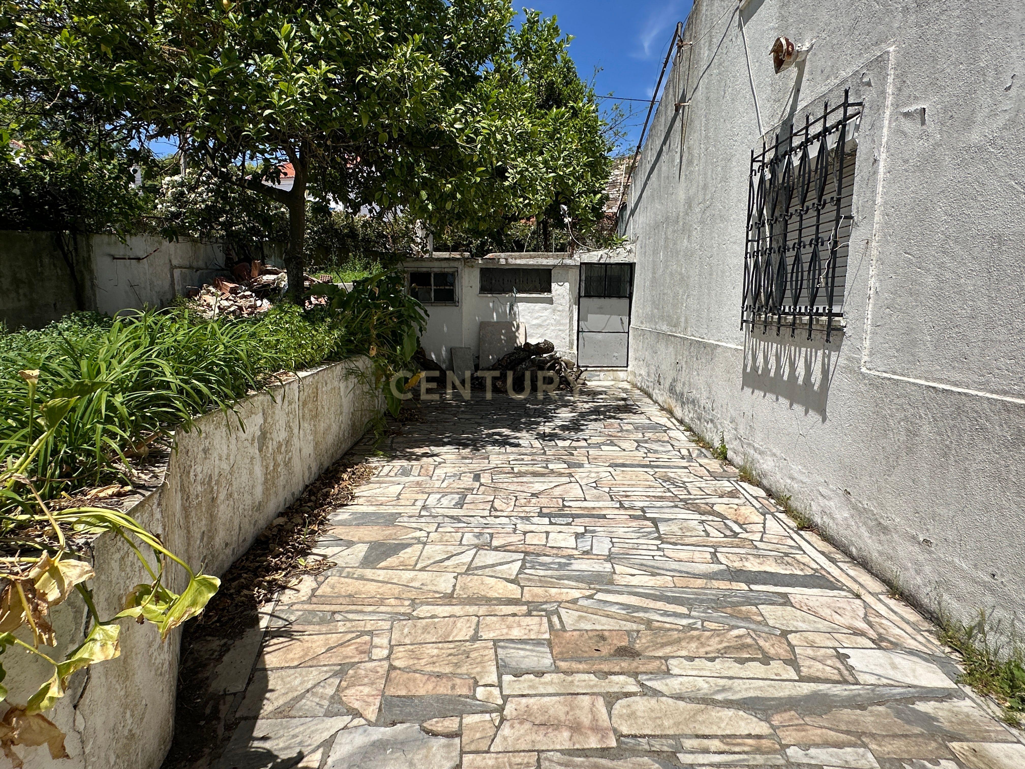 Moradia para Remodelação ou ampliação no Bairro do Pombal, Almada  - Image 6