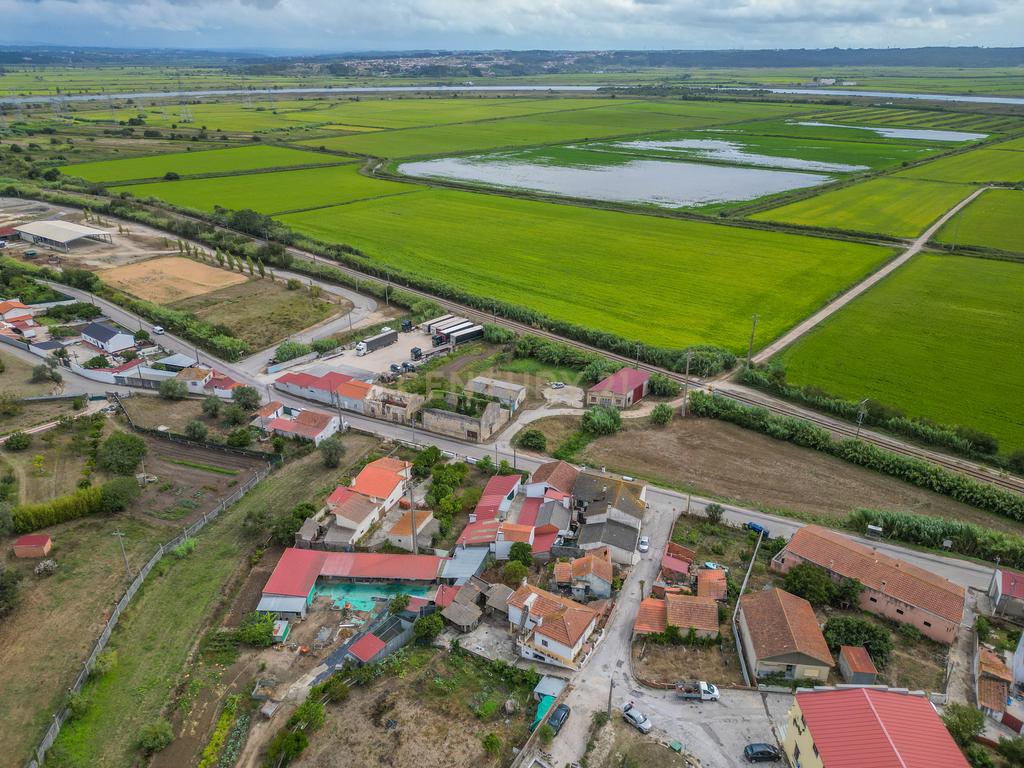 Moradia para recuperar com 250 m² em Vila Verde – Figueira da Foz - Image 57