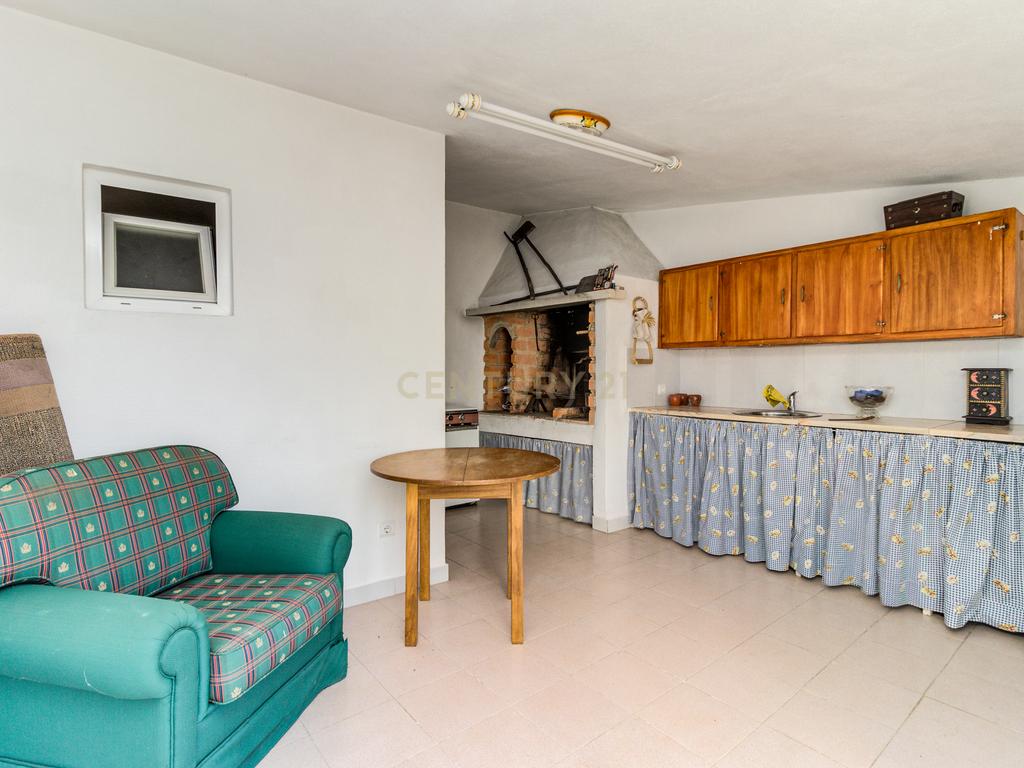 Moradia Isolada T3 com 2480m2 de terreno, poço e com anexos - Image 36