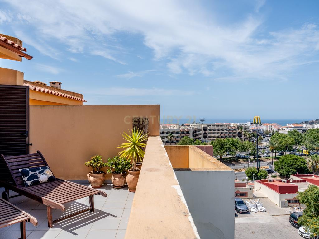 Apartamento com piscina, elevador e vista mar, no centro de Albufeira - Image 16