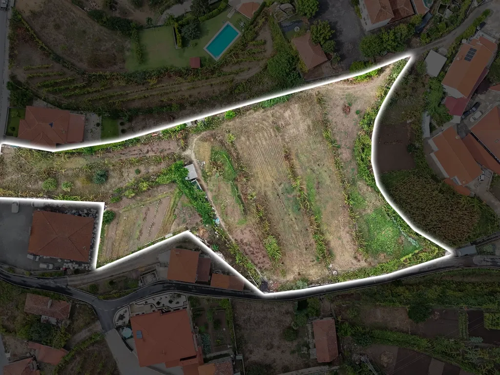 Terreno com cerca de 5.000 m² para Venda - Image 1