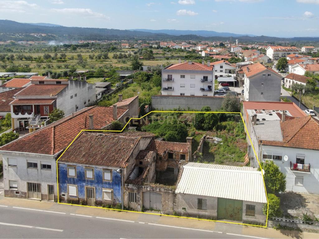 Oportunidade de Investimento | Moradia para recuperar - Image 1
