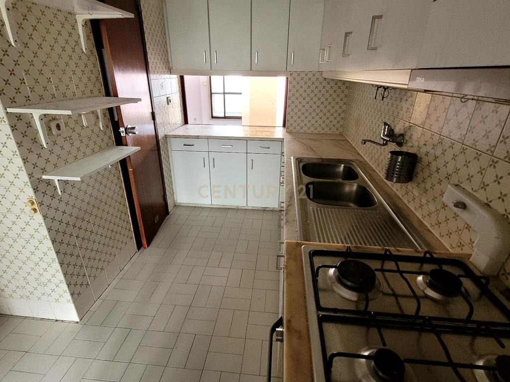 T3 Duplex para Arrendamento no Centro de Telheiras - Image 5