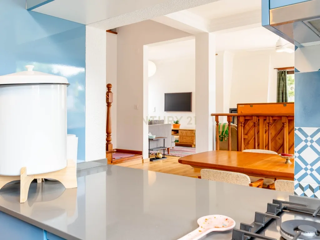Viver com Elegância entre o Litoral e a Cidade – Uma Casa Sustentável em Colares, Portugal - Image 40