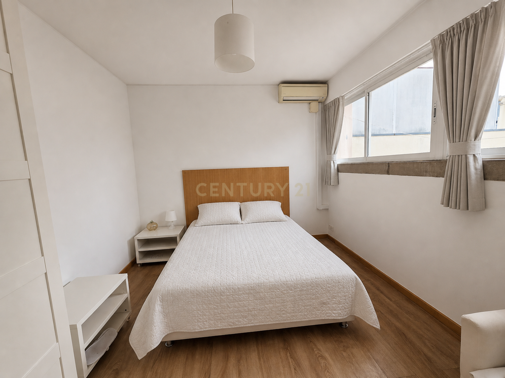Arrendamento – Elegante Apartamento T1 com Terraço e Vista sobre o Rio Tejo no Chiado. - Image 15
