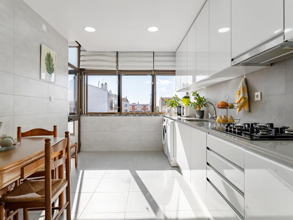 Apartamento de 4 assoalhadas Baixa da Banheira - Image 3