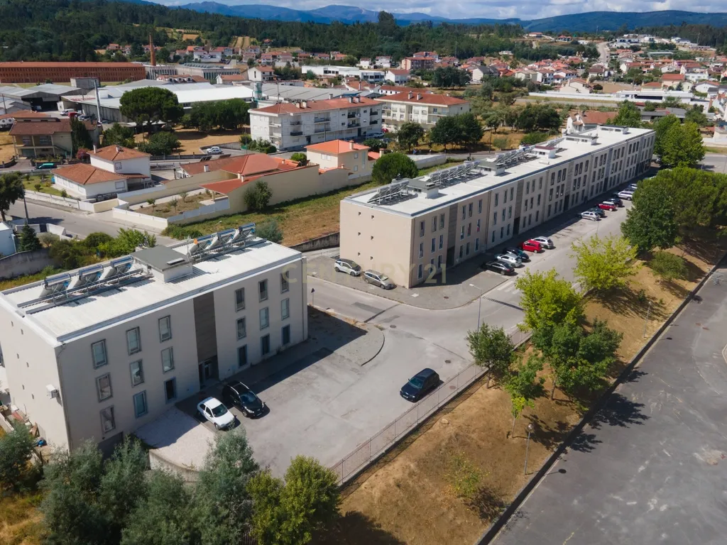 Apartamento T3 Moderno | 142 m² | Com Garagem | Construção de 2022 | Arganil - Image 6