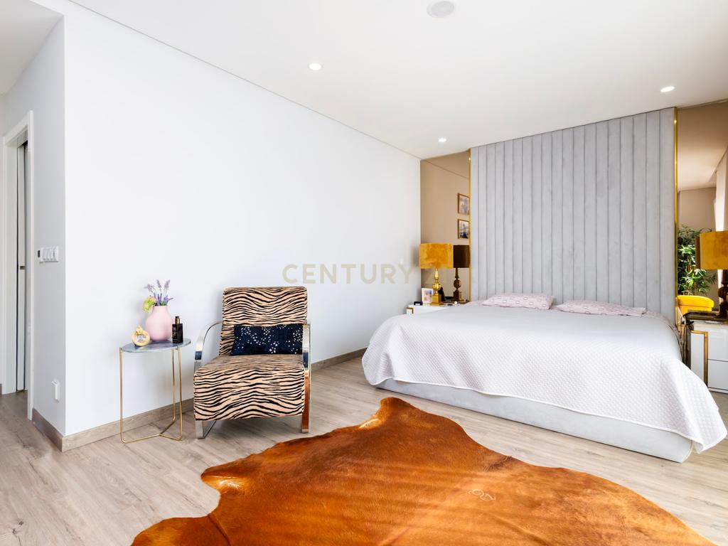 Moradia Moderna com Piscina e Acabamentos de Excelência na Marisol - Image 35