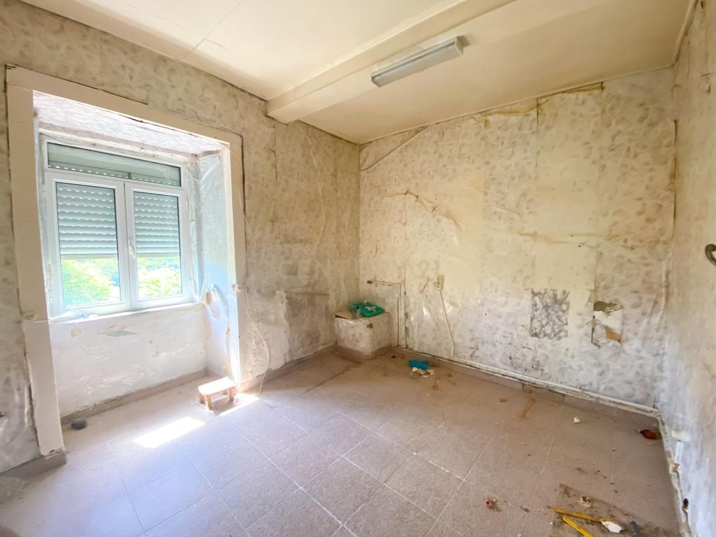Prédio Para Reabilitação - A 100 metros do Polo Principal da UBI, Covilhã - Image 8