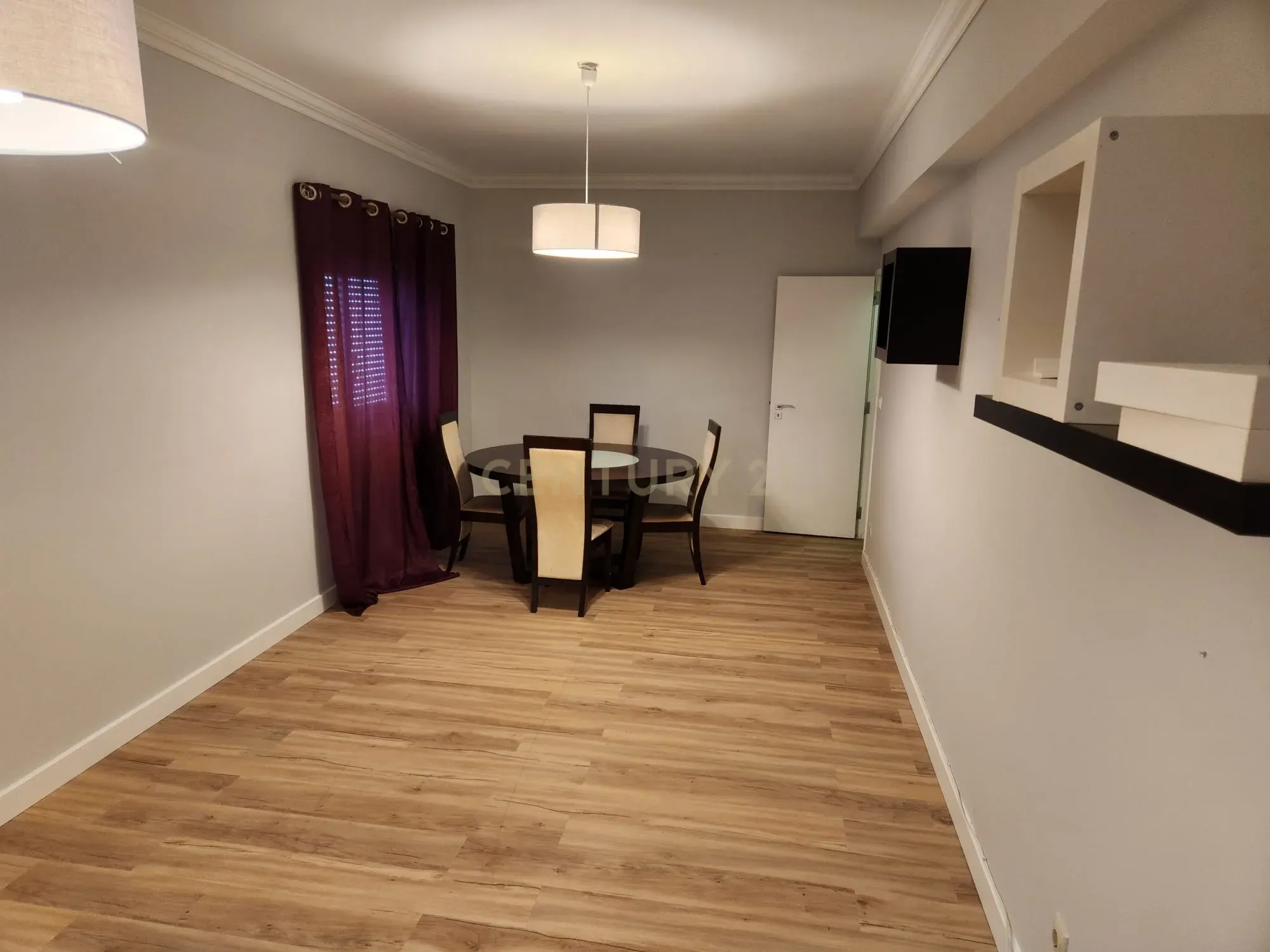 Apartamento Moderno em Setúbal com Vista para a Cidade e Montanha - Image 4