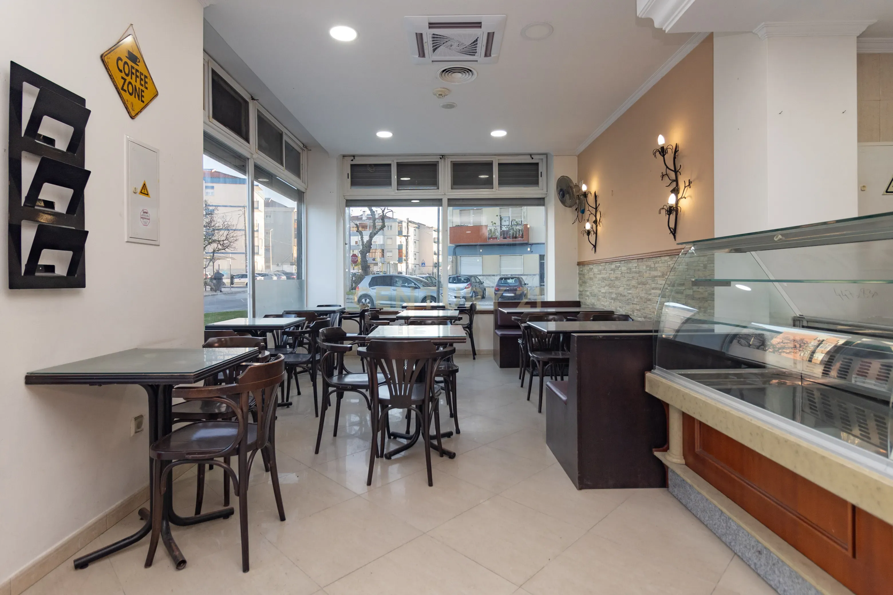 Pastelaria/Snack-bar/ Restaurante Casal do Marco - Image 3